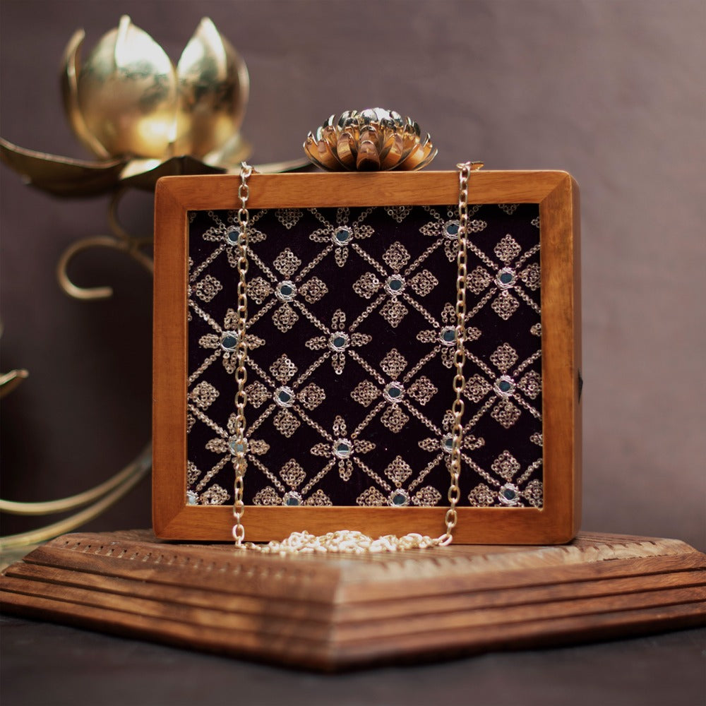 Wooden Clutch With Embroidery - Wine